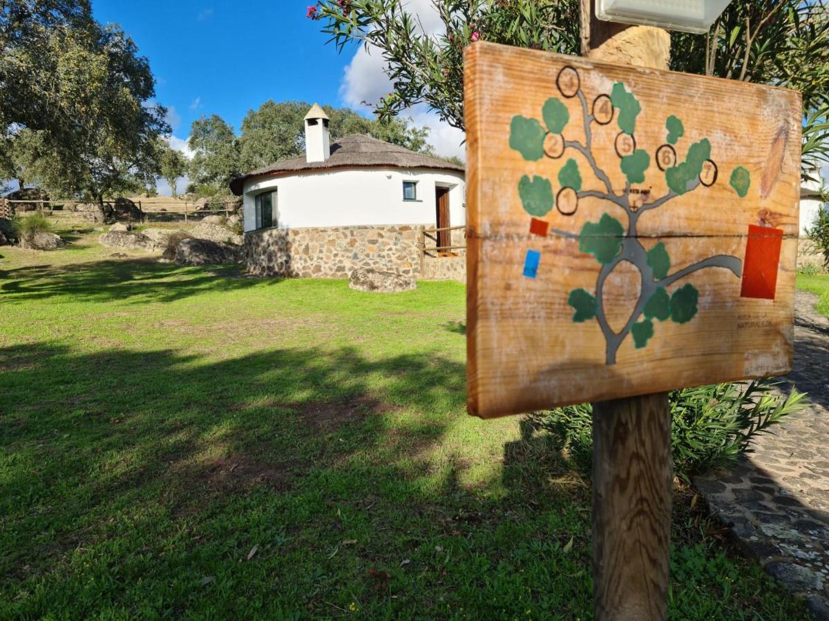 الشقق الفندقية La Roca de la Sierraفي  Chozos De La Dehesa المظهر الخارجي الصورة