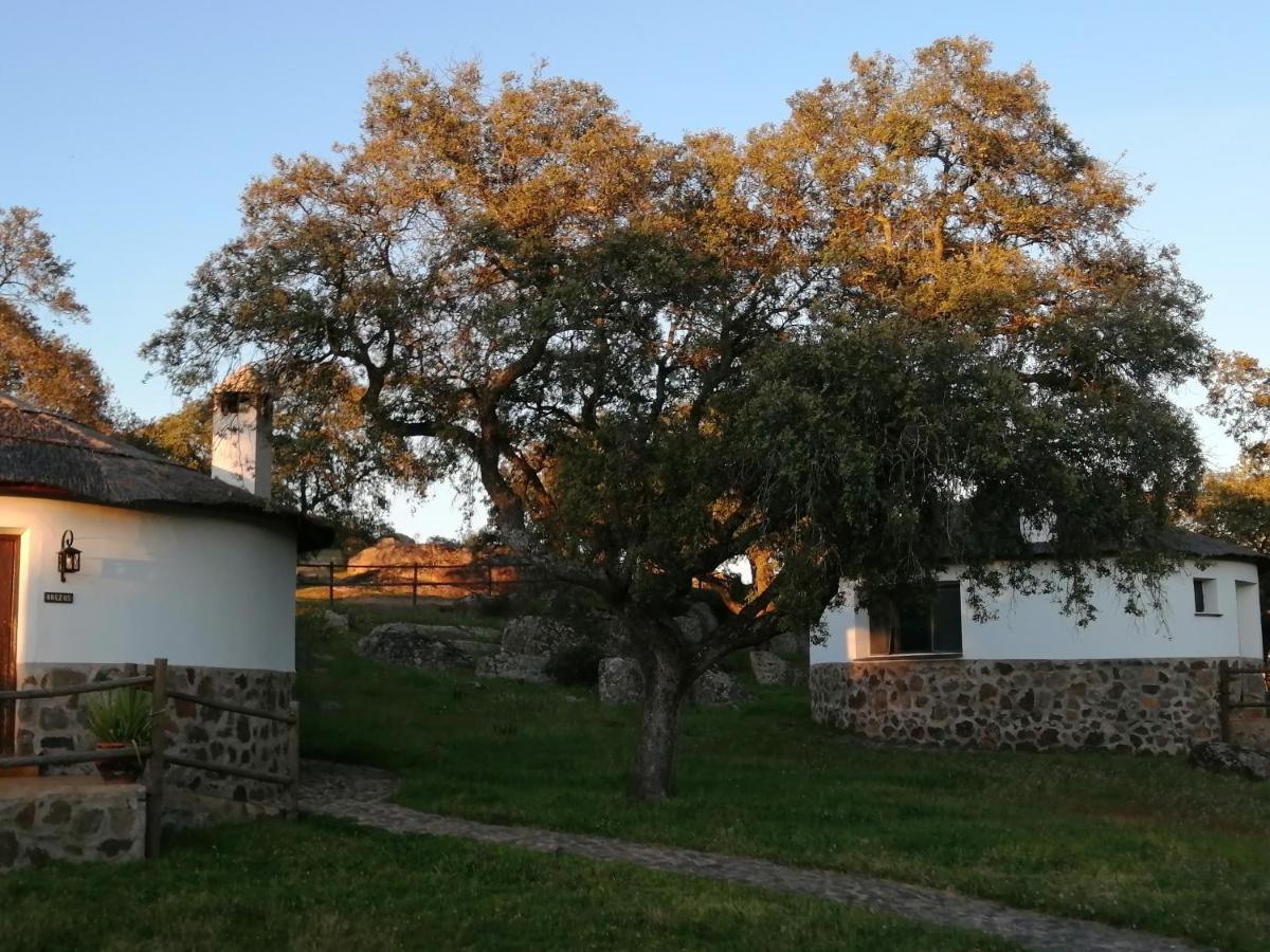 الشقق الفندقية La Roca de la Sierraفي  Chozos De La Dehesa المظهر الخارجي الصورة