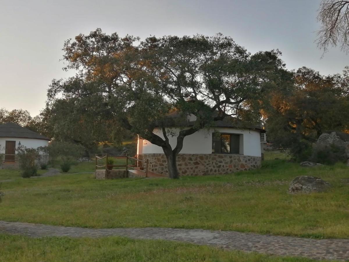 الشقق الفندقية La Roca de la Sierraفي  Chozos De La Dehesa المظهر الخارجي الصورة